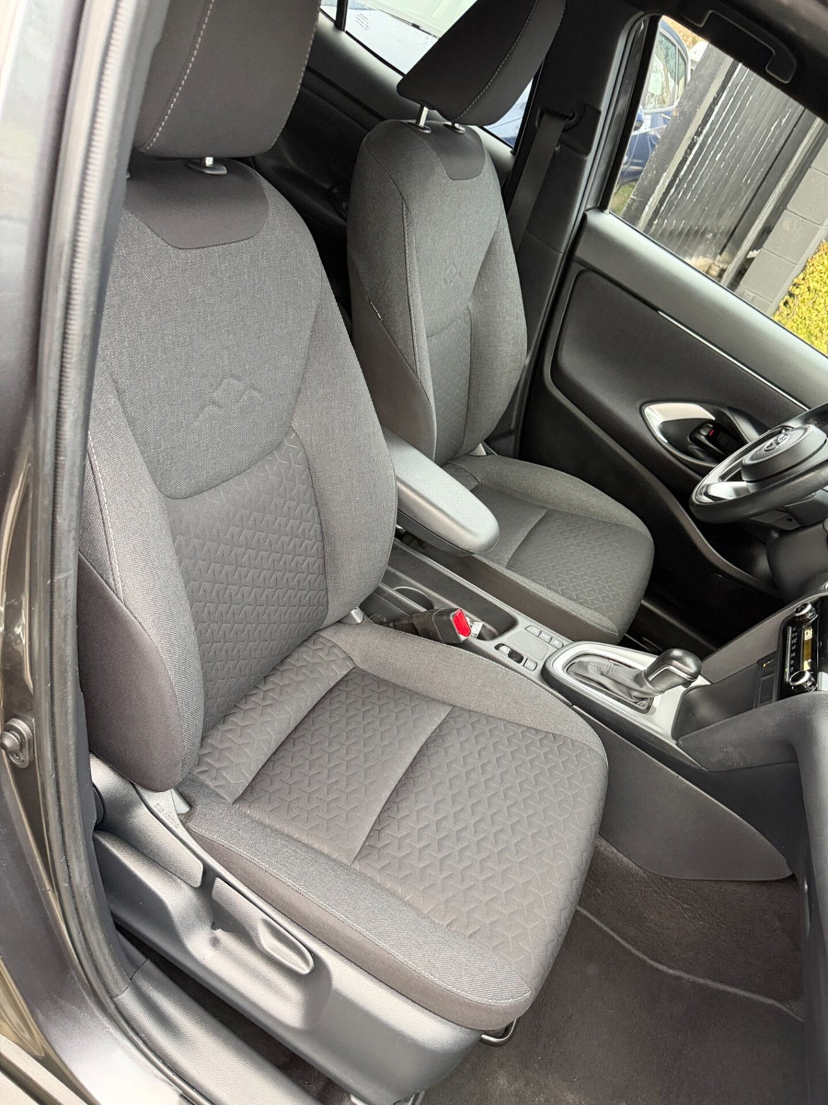Toyota Yaris Cross 1.5h GR Sport Black Sky fwd 116cv e-cvt (13)