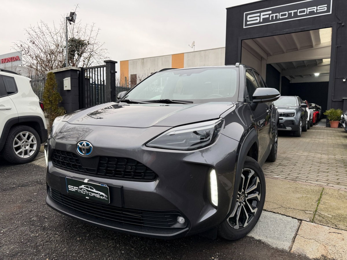 Toyota Yaris Cross 1.5h GR Sport Black Sky fwd 116cv e-cvt (2)