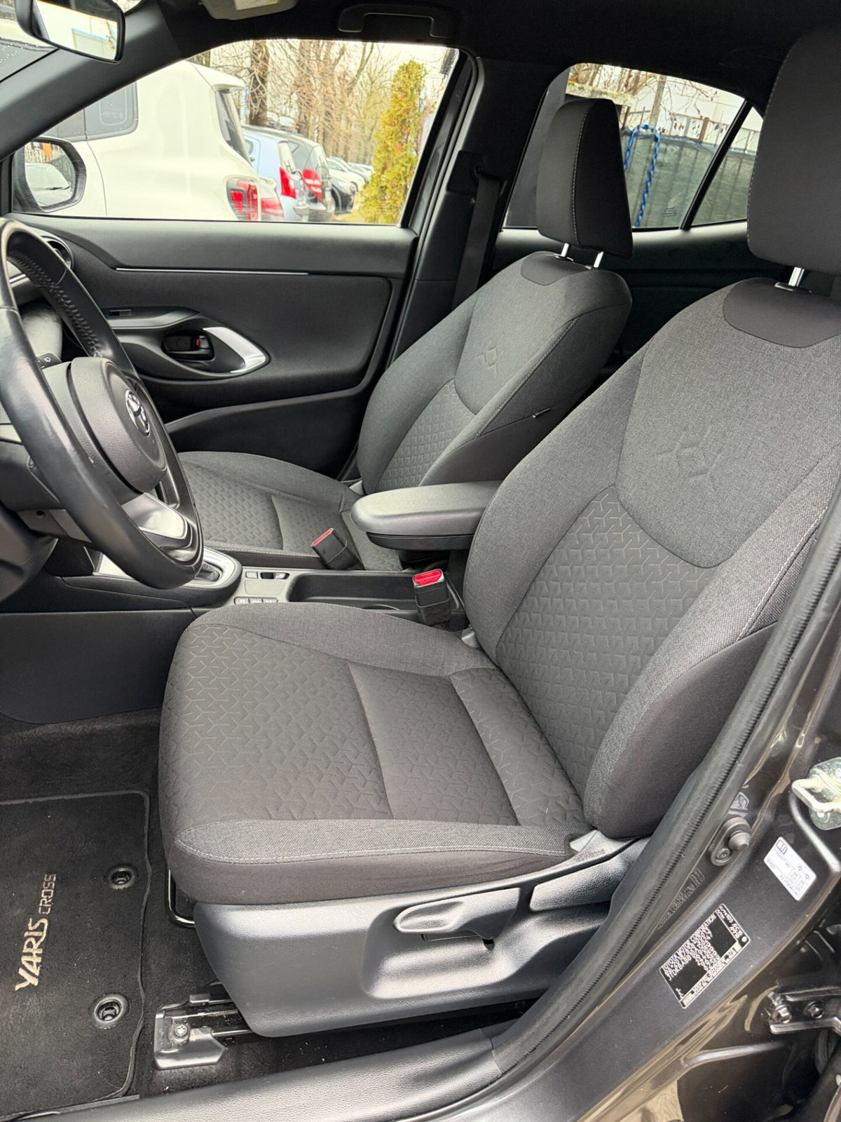 Toyota Yaris Cross 1.5h GR Sport Black Sky fwd 116cv e-cvt (8)