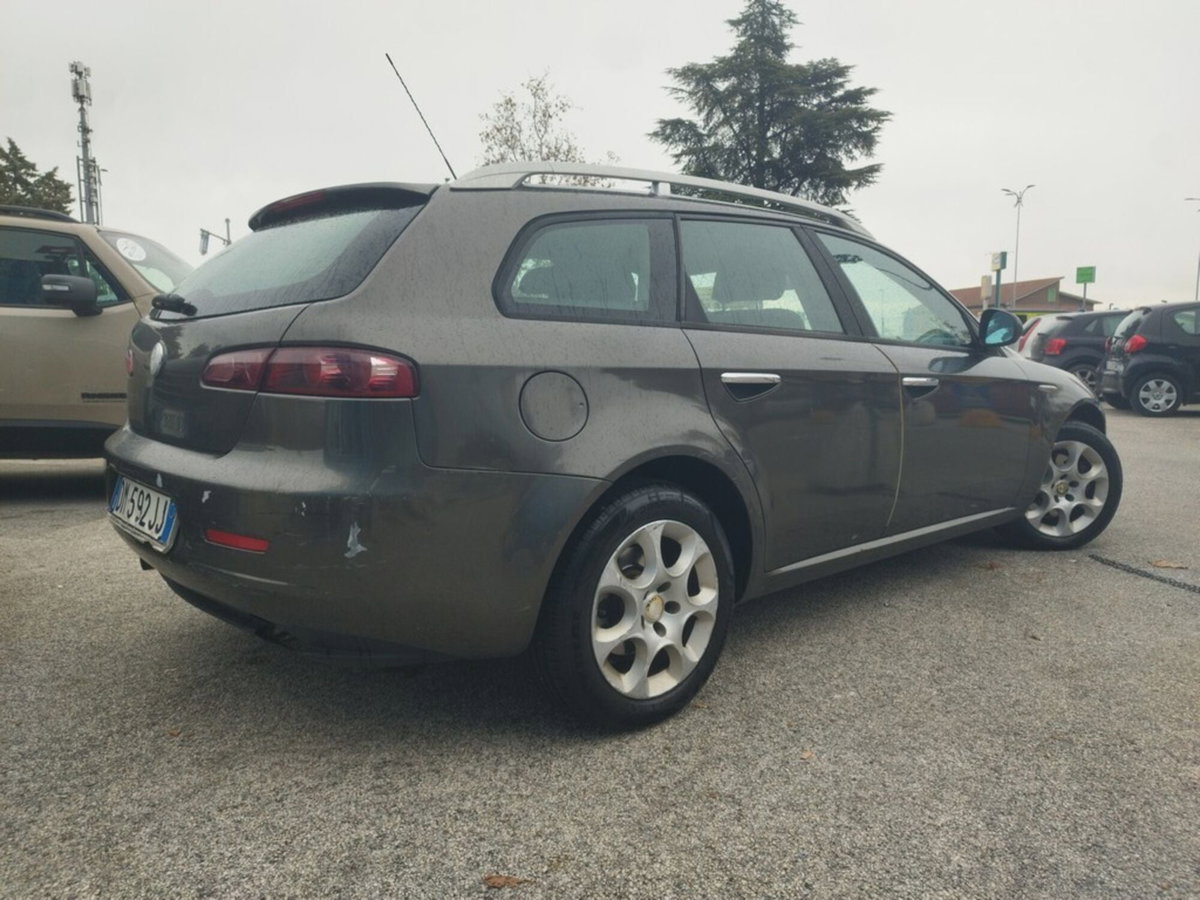 Alfa Romeo 159 SportWagon 1.9 JTDm 16V Sportwagon Progression (3)