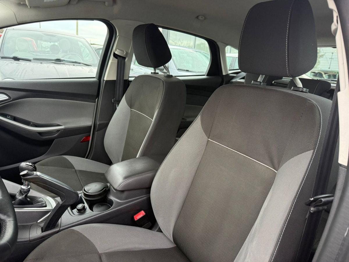 Ford Focus 1.6 TDCi 115 CV (10)