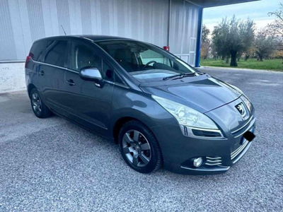 Peugeot 5008 1.6 HDi 115CV Allure usata