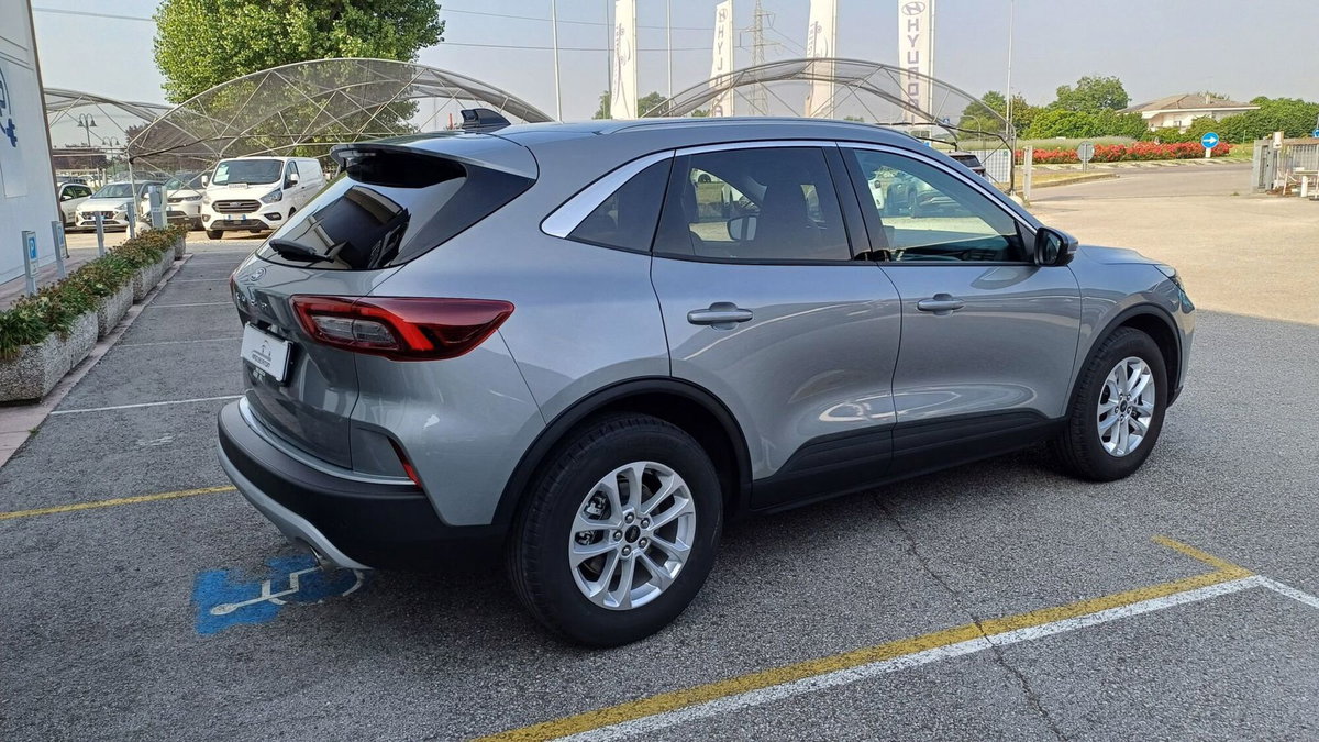 Ford Kuga 1.5 EcoBoost 150 CV 2WD Titanium (5)