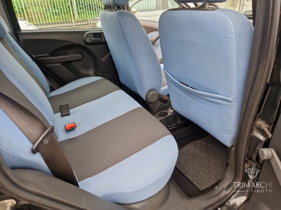 Fiat Panda 1.3 MJT 16V 4x4 (14)