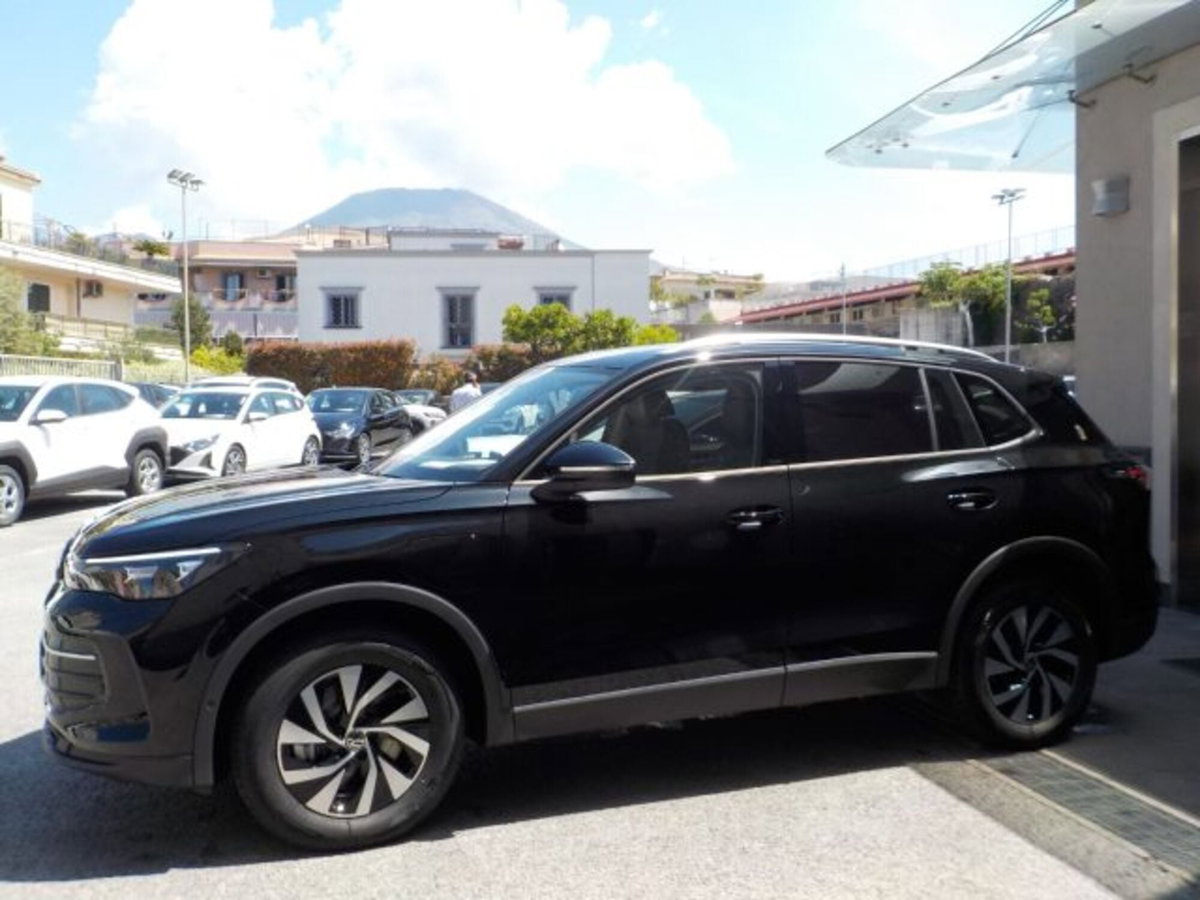 Volkswagen Tiguan 1.5 etsi Edition 130cv dsg (10)
