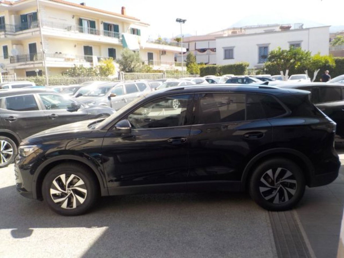 Volkswagen Tiguan 1.5 etsi Edition 130cv dsg (12)