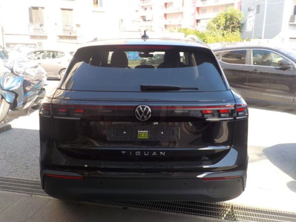 Volkswagen Tiguan 1.5 etsi Edition 130cv dsg (13)