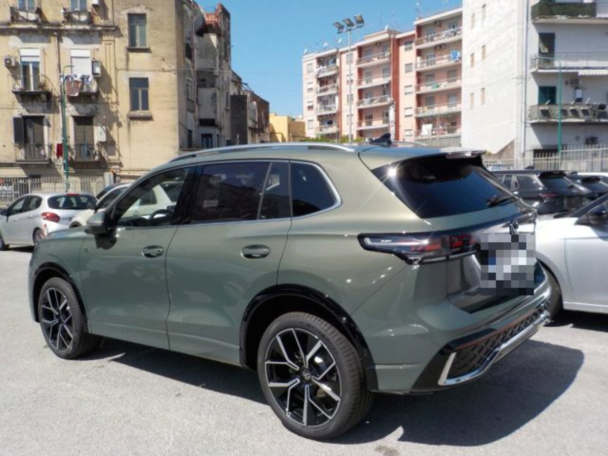Volkswagen Tiguan 1.5 etsi Edition 130cv dsg (14)