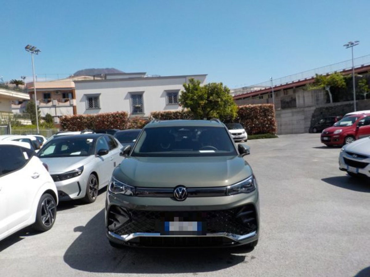 Volkswagen Tiguan 1.5 etsi Edition 130cv dsg (2)