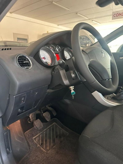 Peugeot 308 1.6 8V HDi 112CV 5p. Business (3)