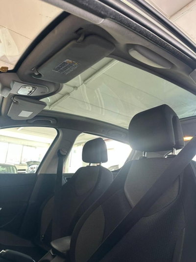 Peugeot 308 1.6 8V HDi 112CV 5p. Business (4)