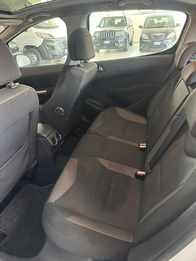 Peugeot 308 1.6 8V HDi 112CV 5p. Business (6)