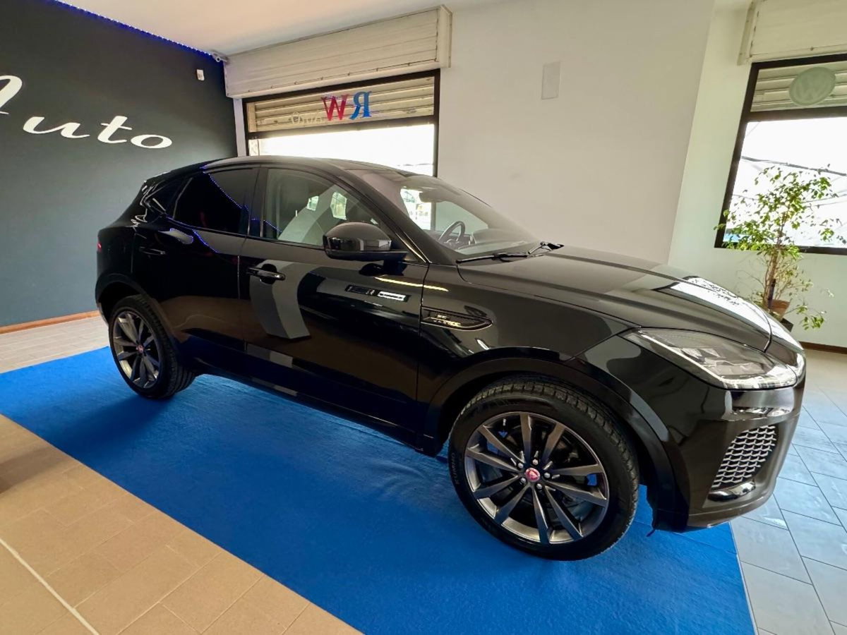 Jaguar E-Pace 2.0D 150 CV AWD aut. R-Dynamic SE (4)