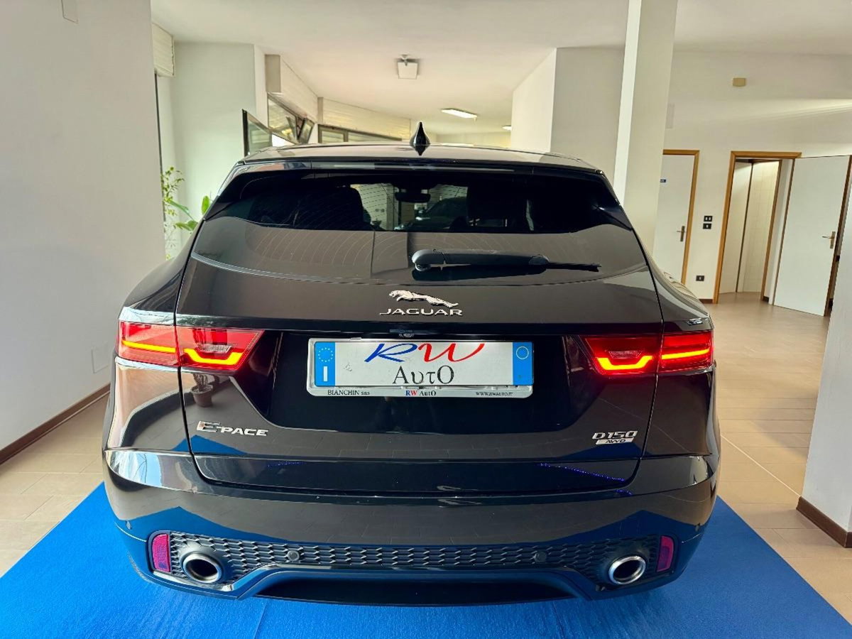 Jaguar E-Pace 2.0D 150 CV AWD aut. R-Dynamic SE (7)
