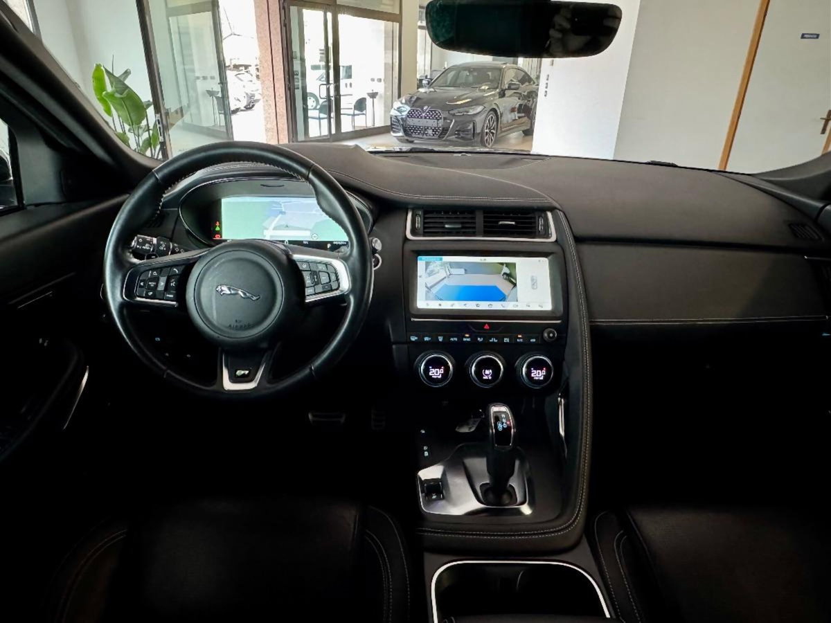Jaguar E-Pace 2.0D 150 CV AWD aut. R-Dynamic SE (8)