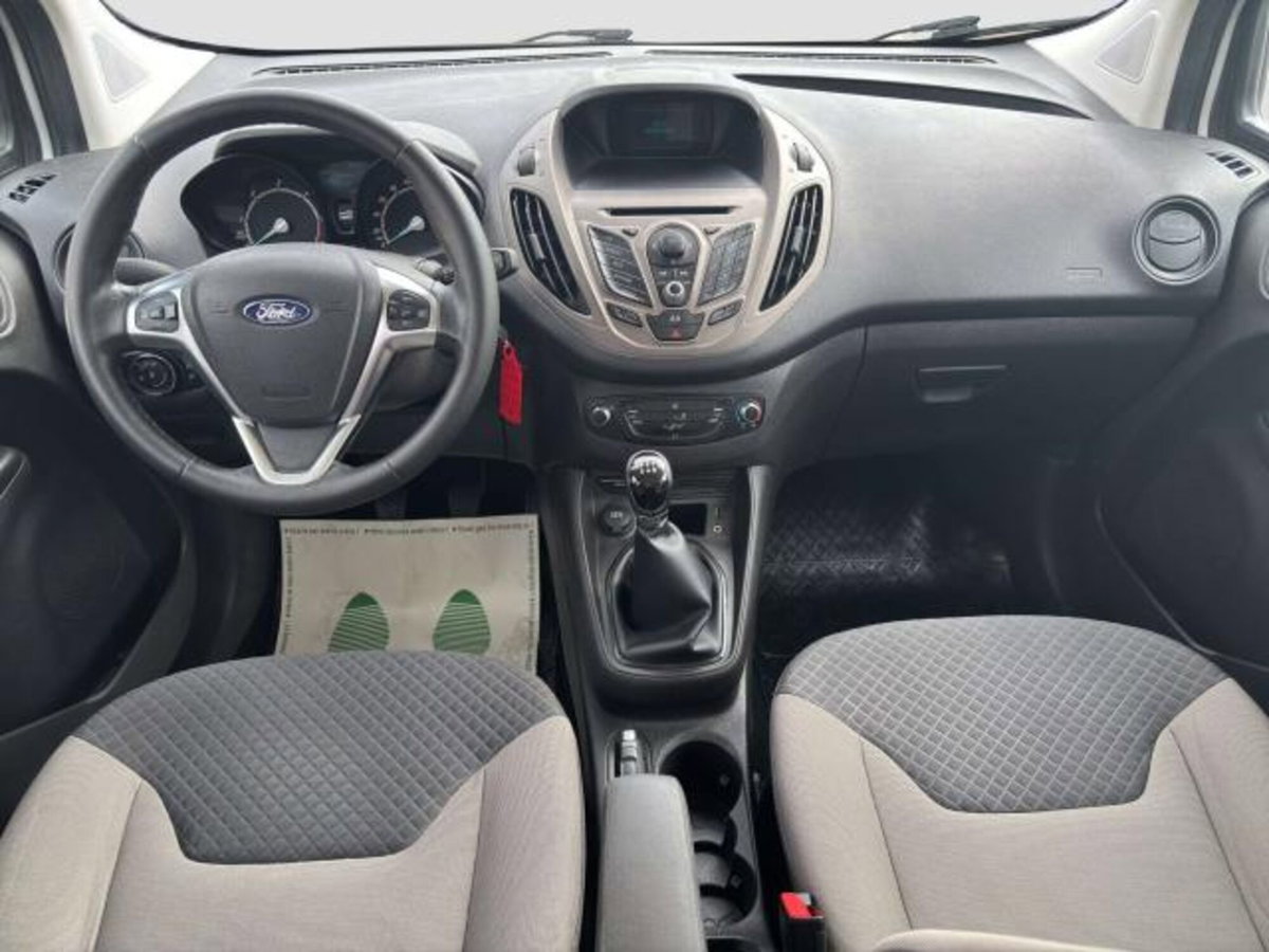 Ford Tourneo Courier 1.6 TDCI 95 CV Titanium (11)