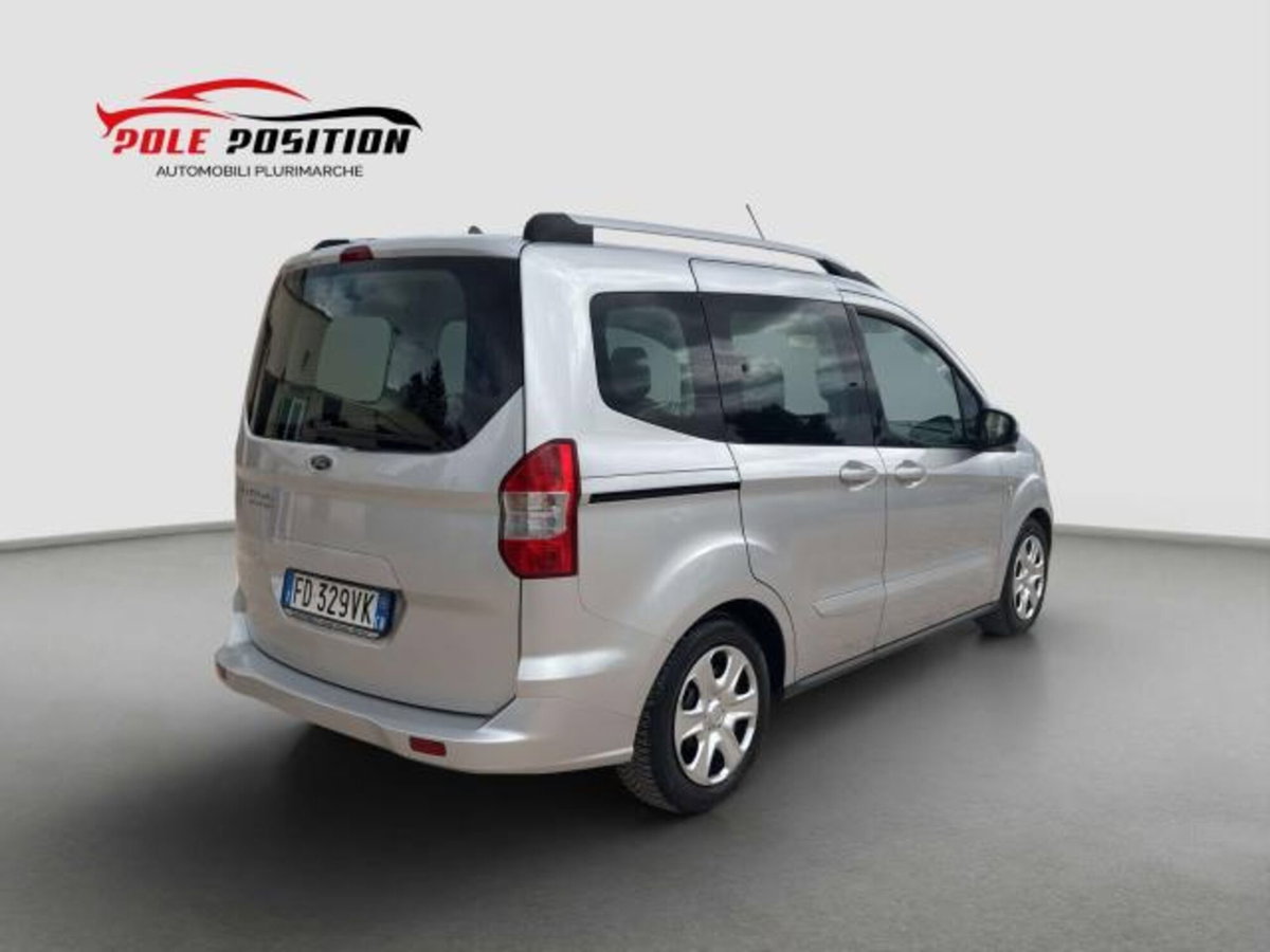 Ford Tourneo Courier 1.6 TDCI 95 CV Titanium (4)
