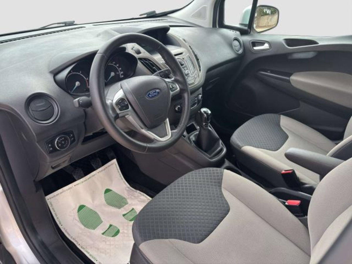 Ford Tourneo Courier 1.6 TDCI 95 CV Titanium (7)