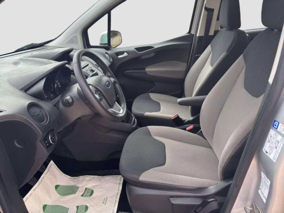 Ford Tourneo Courier 1.6 TDCI 95 CV Titanium (8)