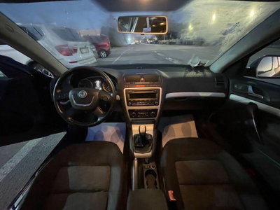 Skoda Octavia 1.6 Elegance GPLine (8)