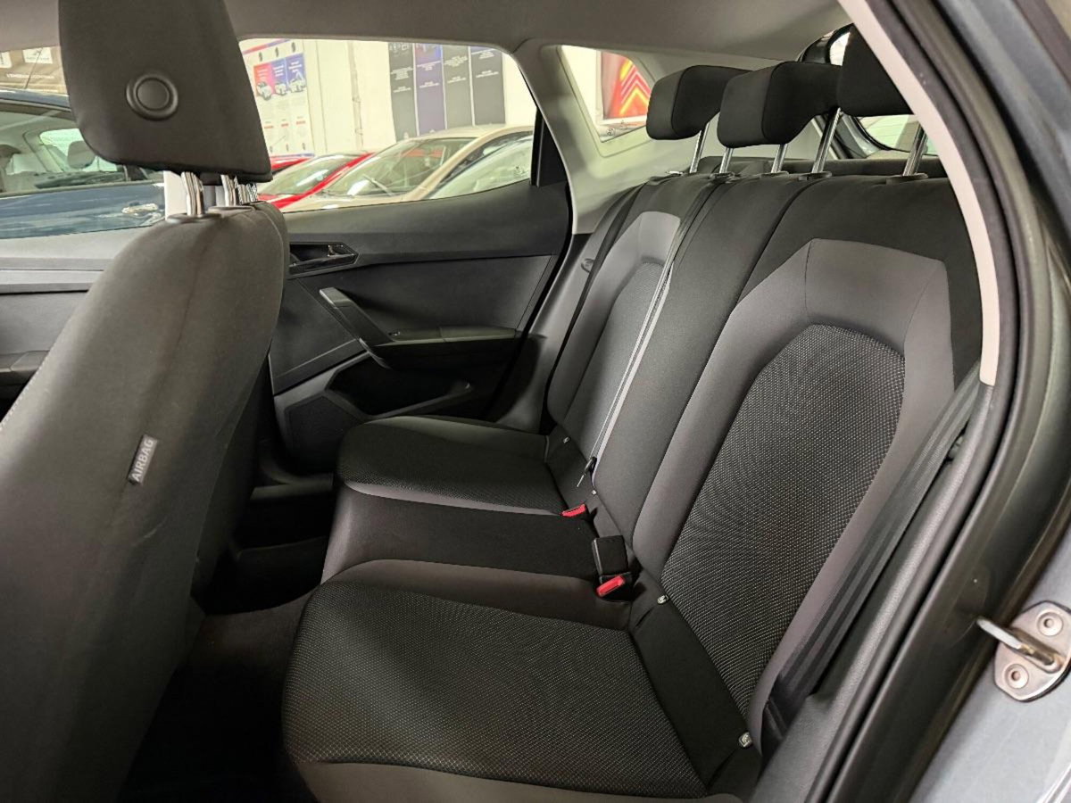 SEAT Arona 1.6 TDI 95 CV DSG XCELLENCE (15)
