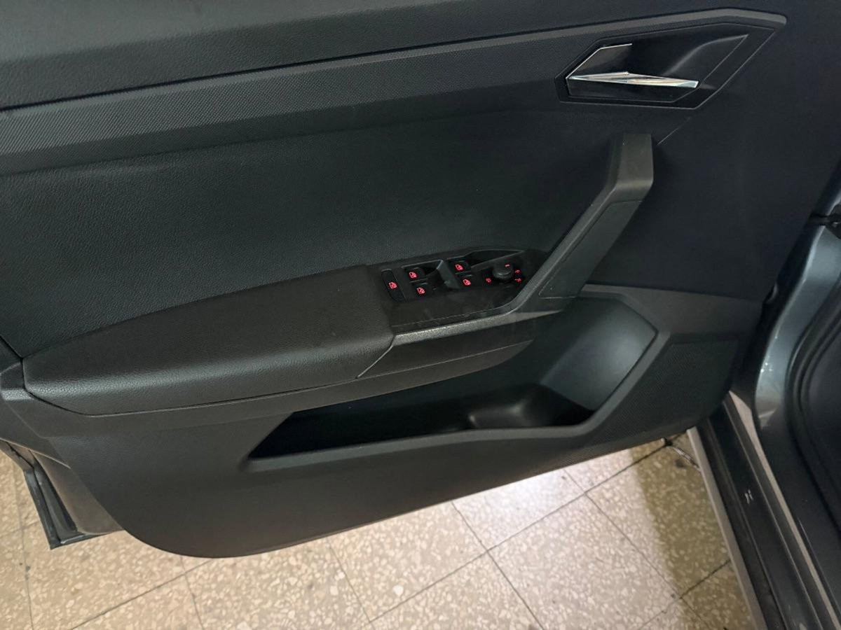 SEAT Arona 1.6 TDI 95 CV DSG XCELLENCE (18)