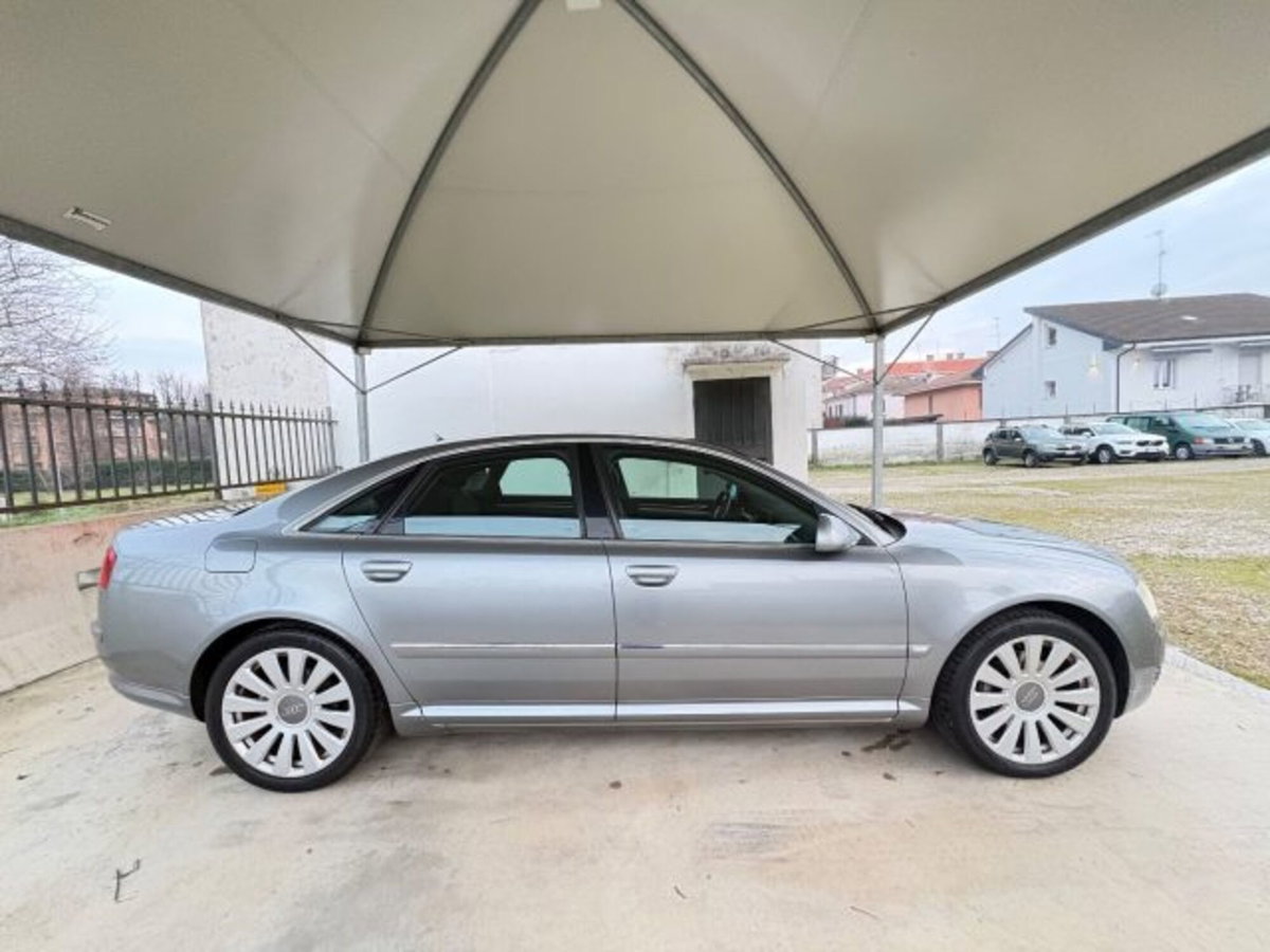Audi A8 3.0 V6 TDI F.AP. quattro tiptronic (6)