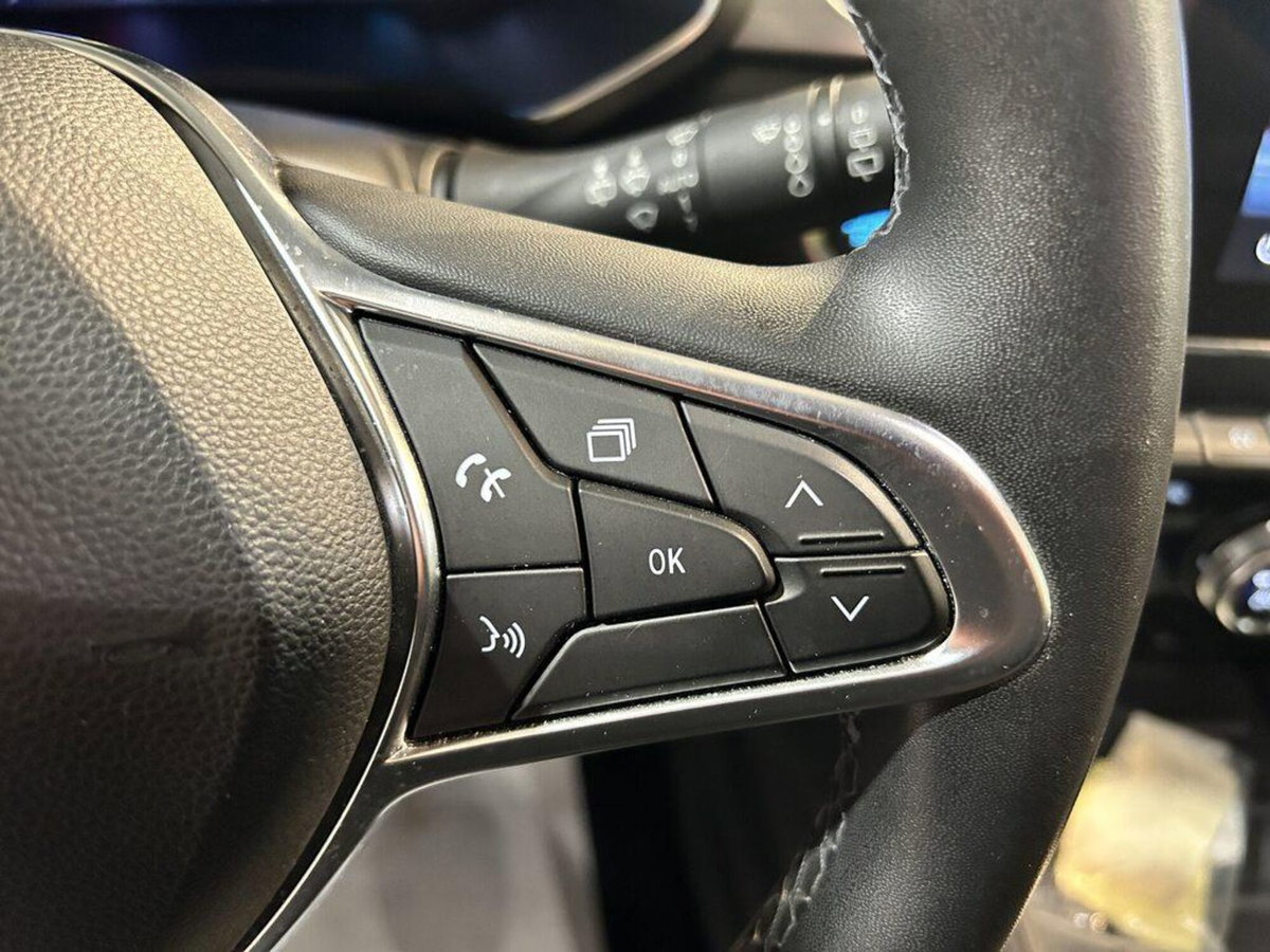 Renault Captur Plug-in Hybrid E-Tech 160 CV Intens (14)