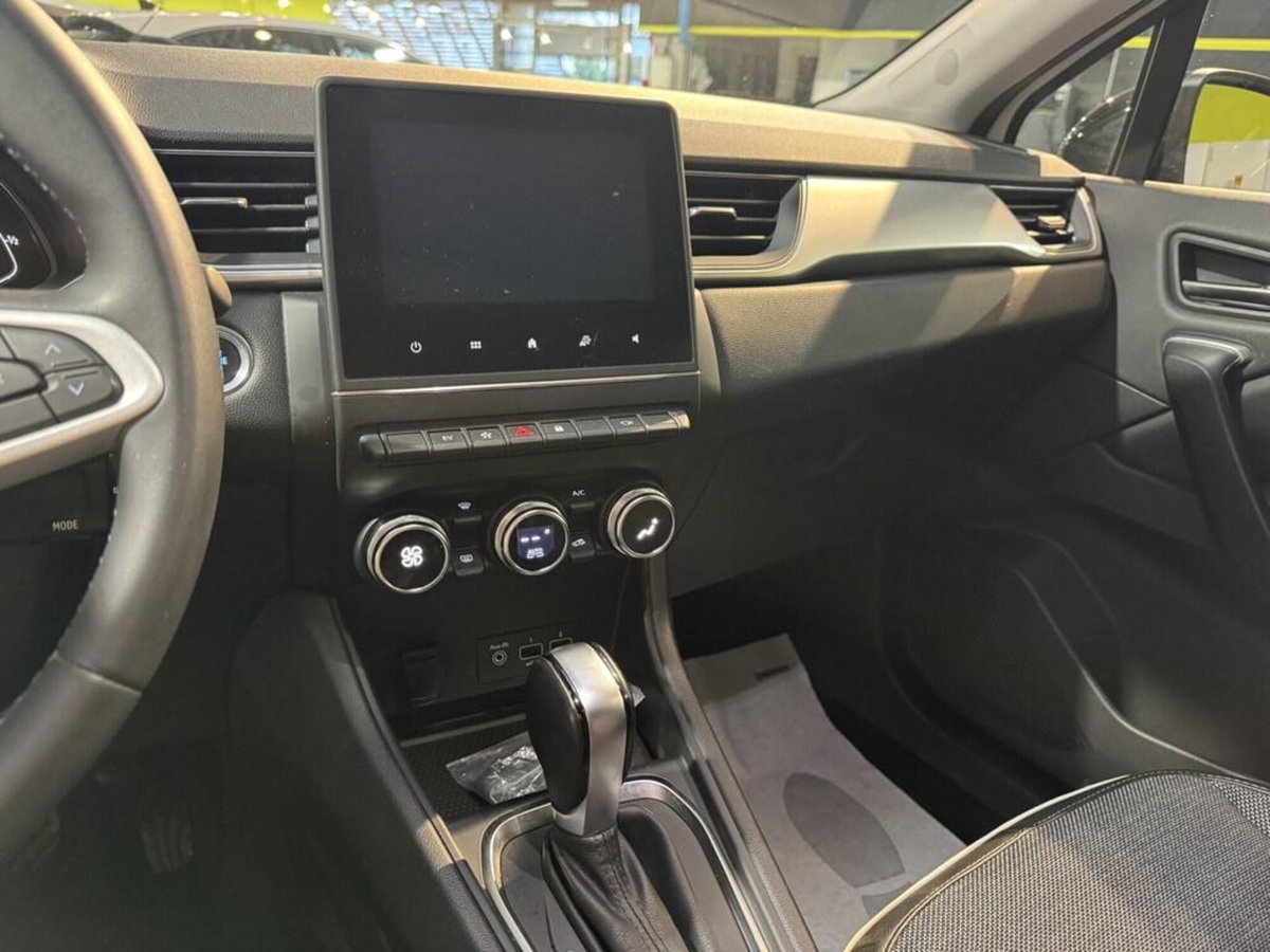 Renault Captur Full Hybrid E-Tech 145 CV Intens (14)
