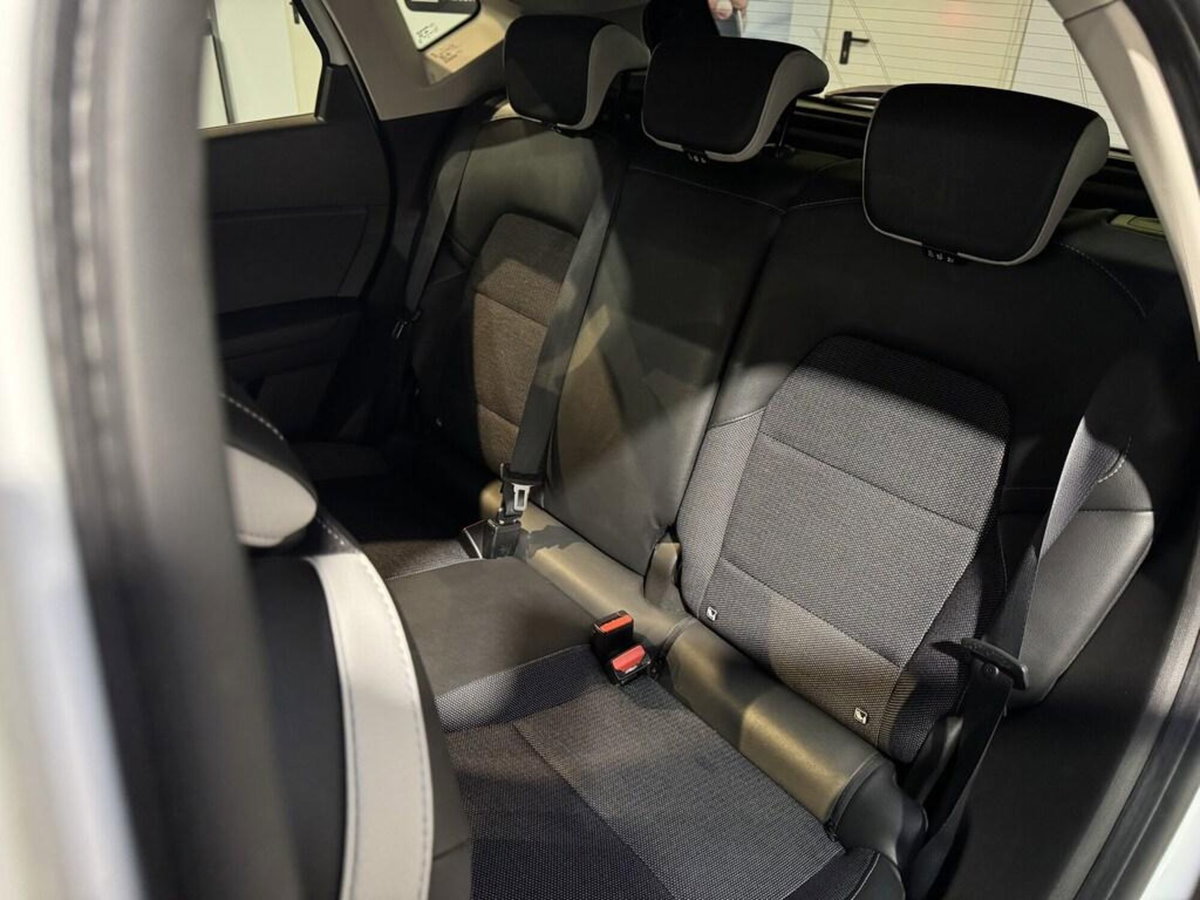 Renault Captur Full Hybrid E-Tech 145 CV Intens (15)
