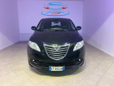 Lancia Ypsilon 0.9 TwinAir 85 CV 5 porte Metano Ecochic Silver usata