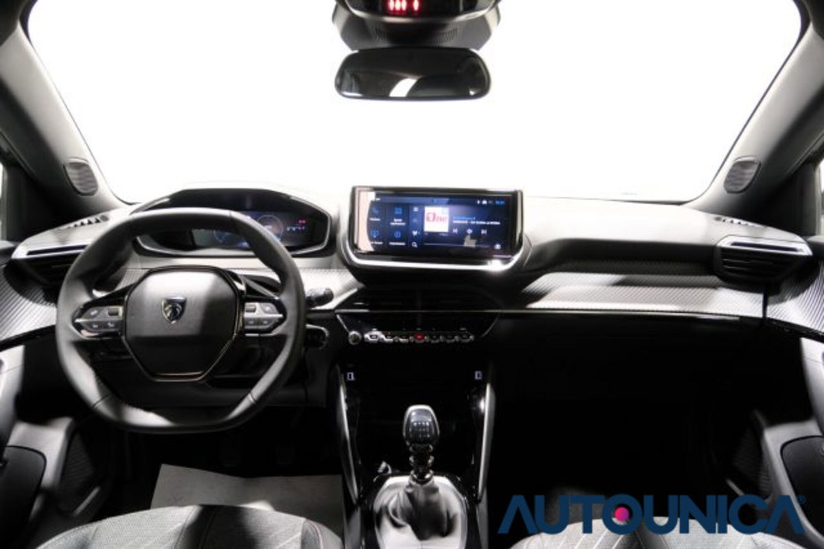 Peugeot 2008 PureTech 100 S&S Allure (6)