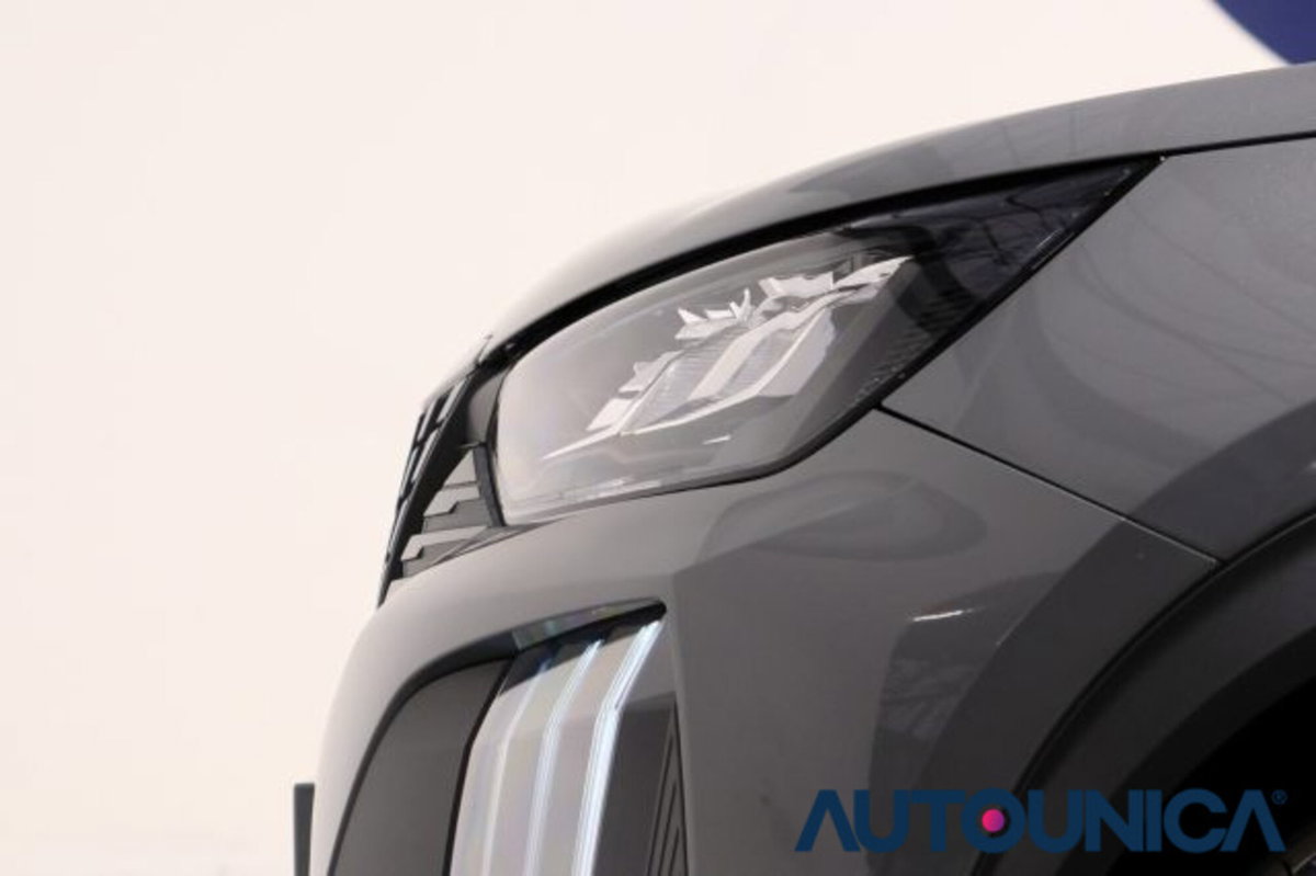 Peugeot 2008 PureTech 100 S&S Allure (19)