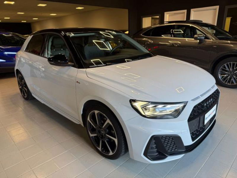 Audi A1 Sportback 30 1.0 tfsi Identity Black 116cv s-tronic