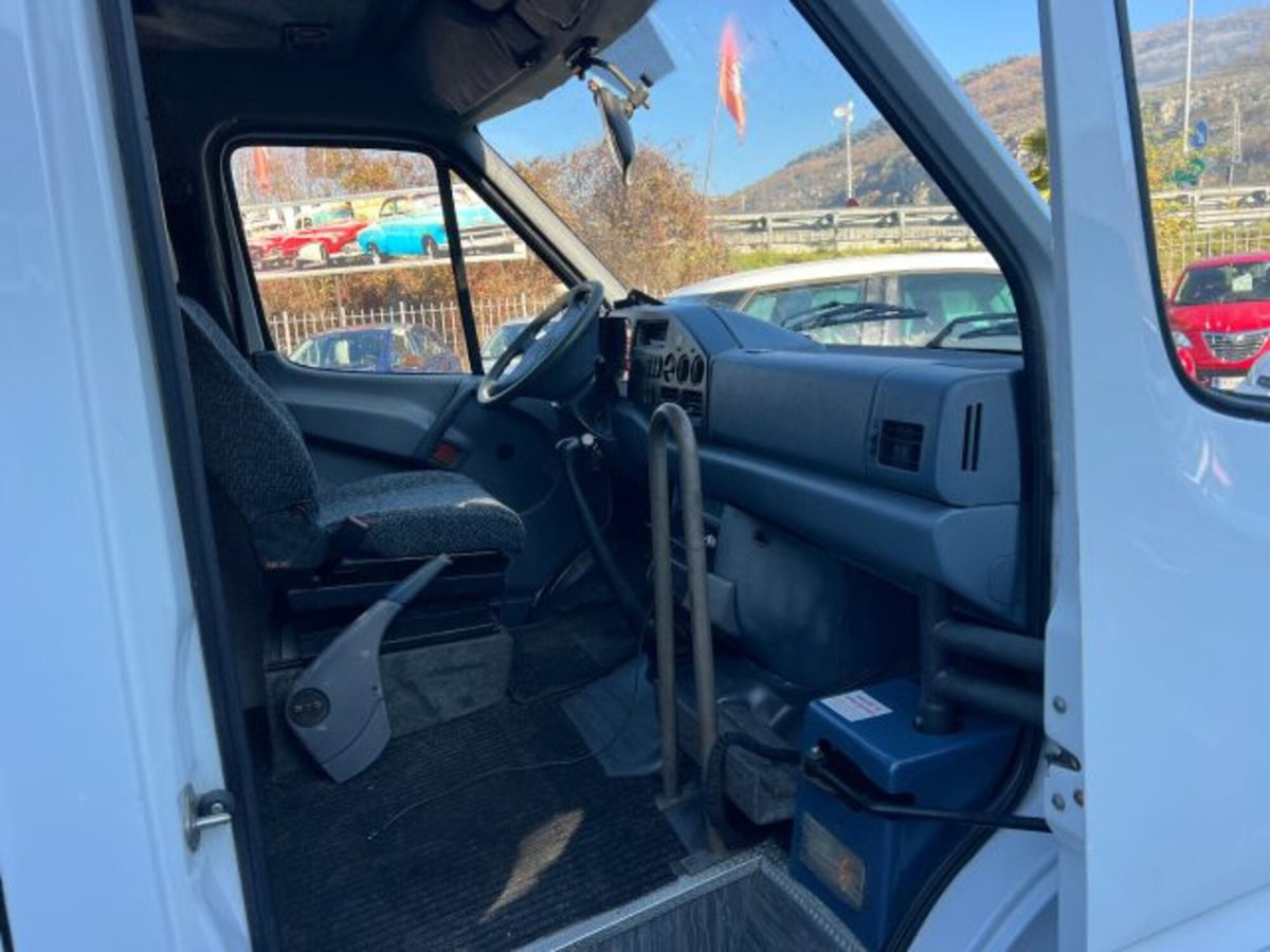 Mercedes-Benz Sprinter K30/35 312 TDI Kombi (8)