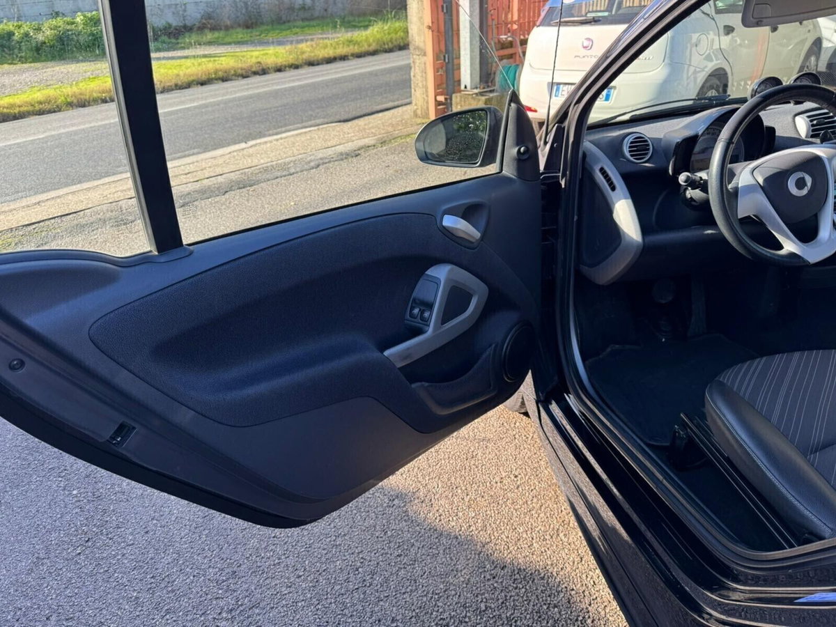 smart Fortwo 800 40 kW coupé pulse cdi (11)