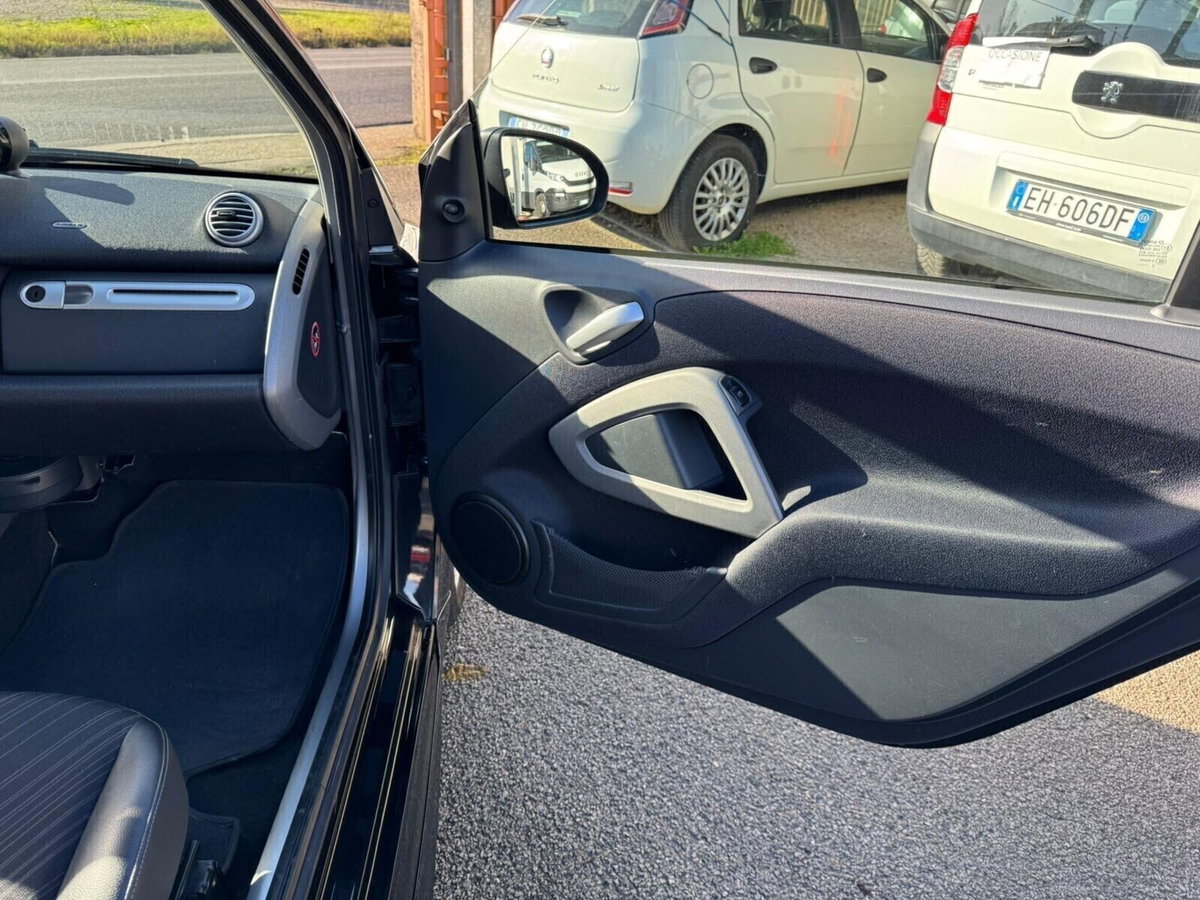 smart Fortwo 800 40 kW coupé pulse cdi (15)