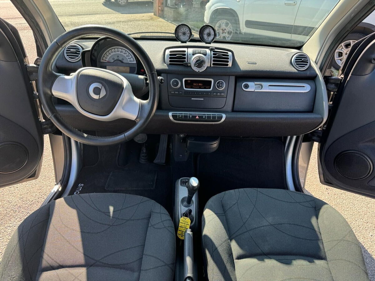 smart Fortwo 1000 52 kW MHD coupé passion (12)
