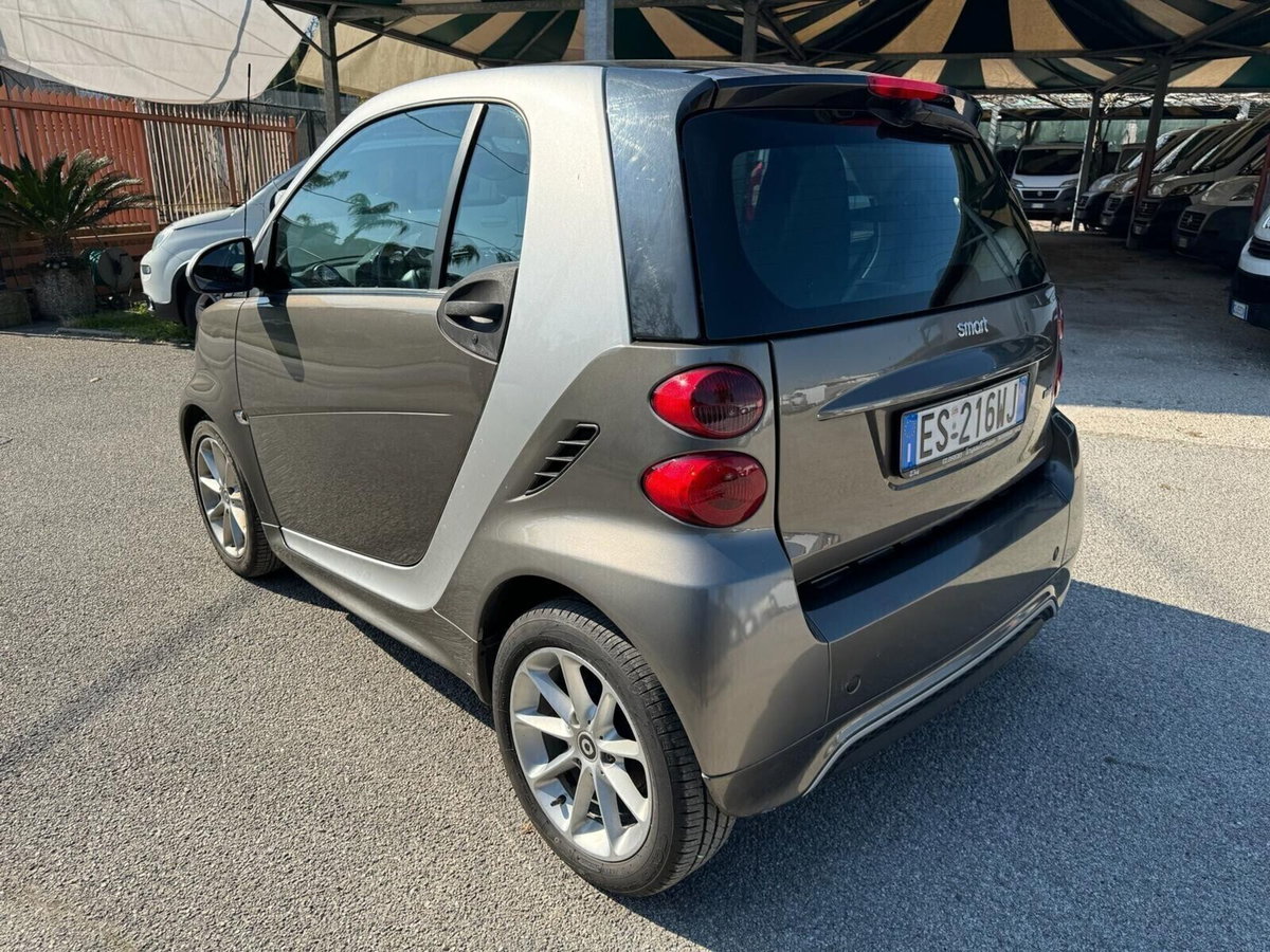 smart Fortwo 1000 52 kW MHD coupé passion (4)