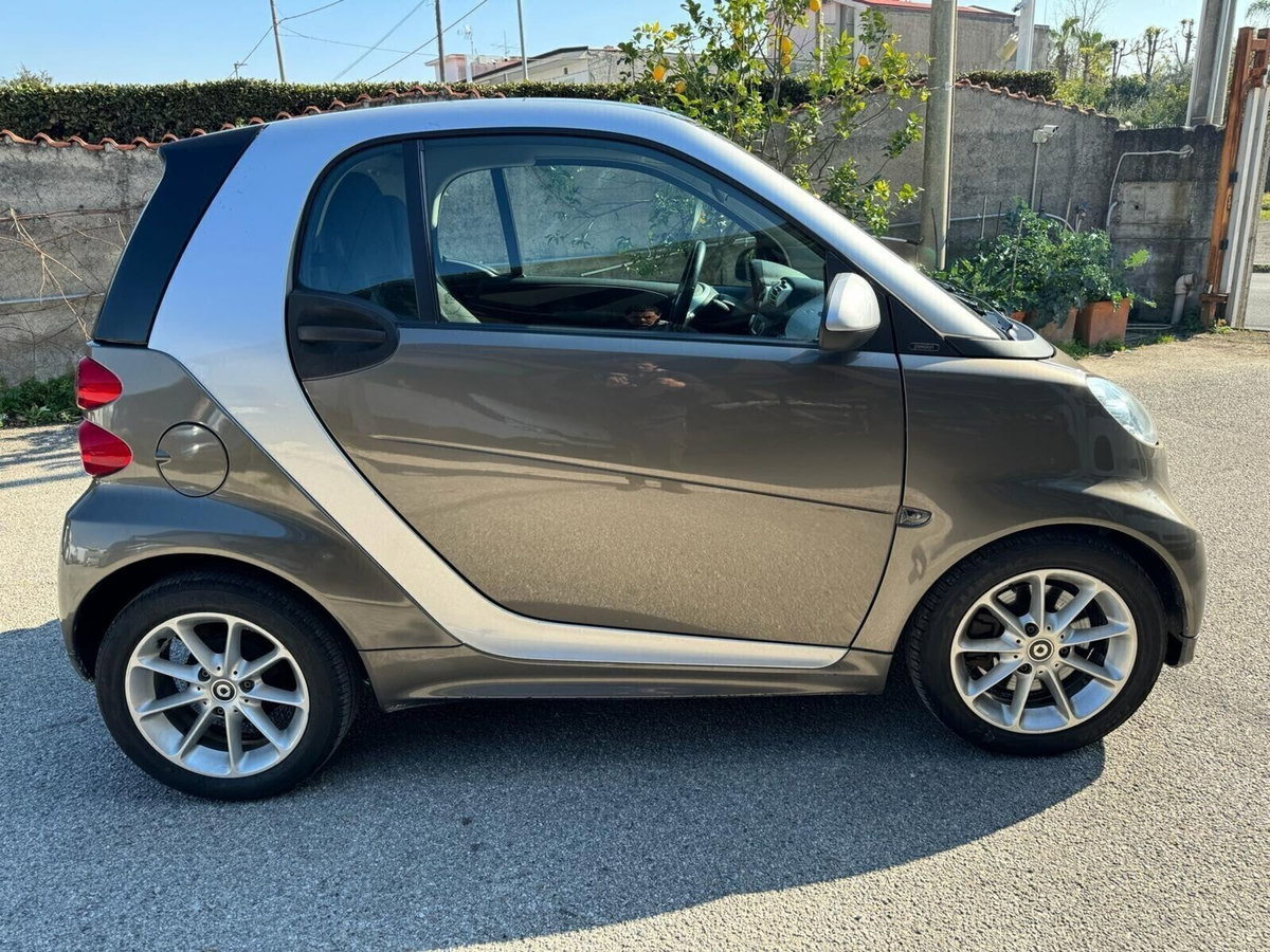 smart Fortwo 1000 52 kW MHD coupé passion (7)