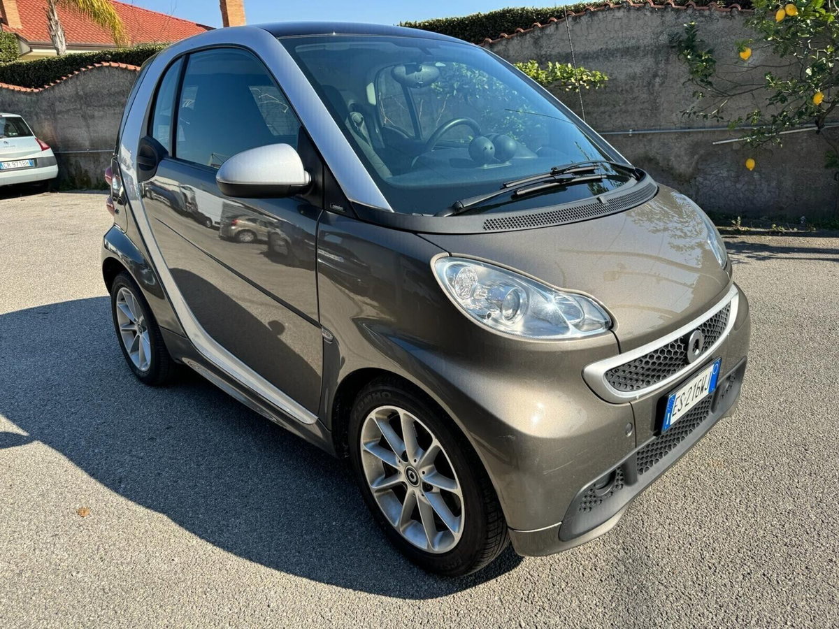 smart Fortwo 1000 52 kW MHD coupé passion (8)