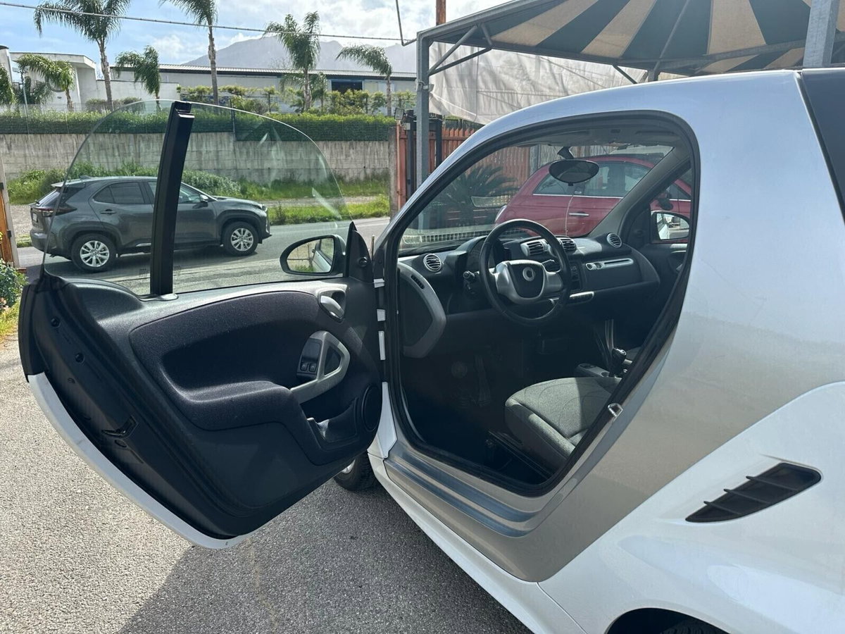 smart Fortwo 1000 52 kW MHD coupé passion (10)