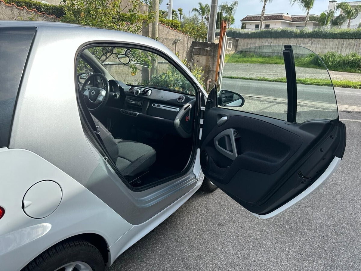 smart Fortwo 1000 52 kW MHD coupé passion (15)