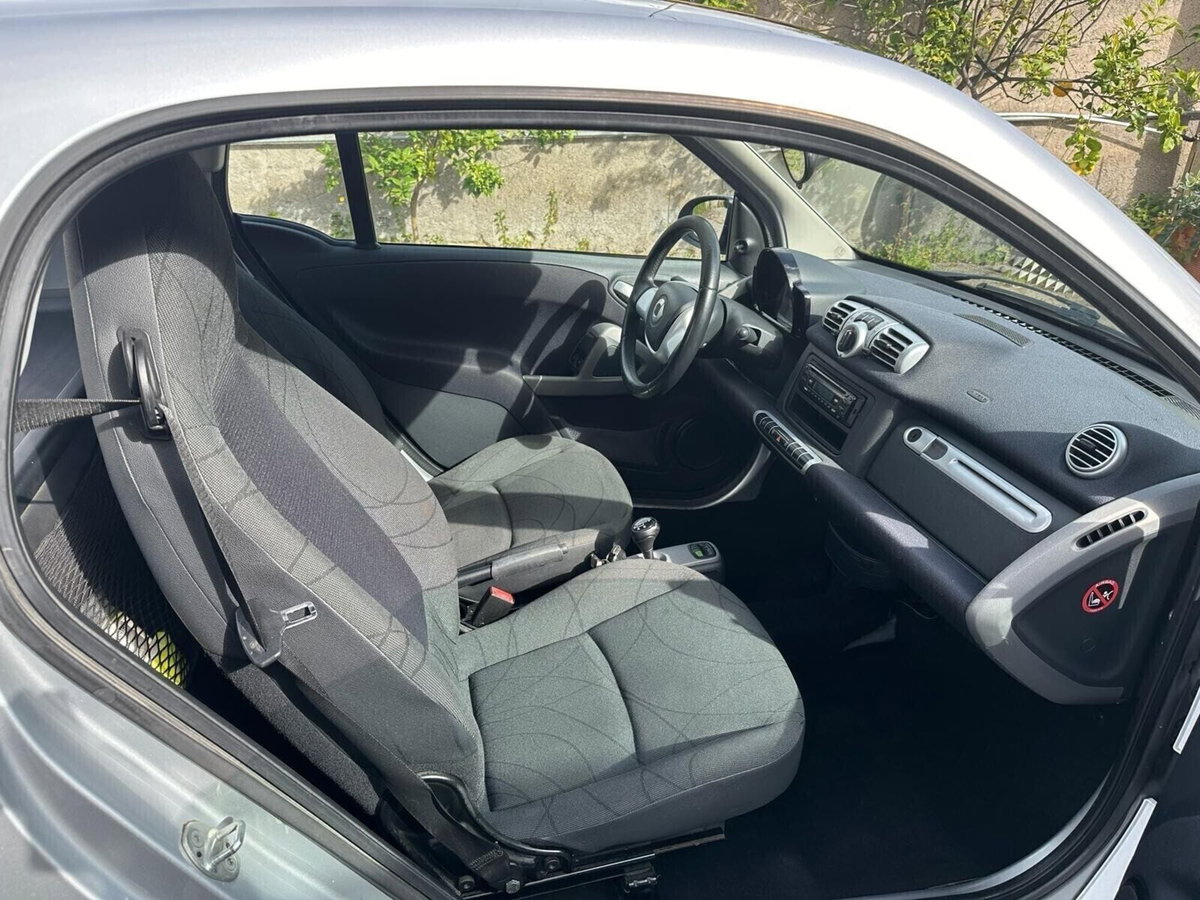 smart Fortwo 1000 52 kW MHD coupé passion (16)