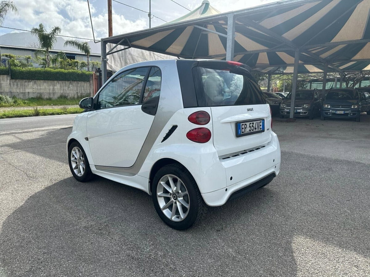 smart Fortwo 1000 52 kW MHD coupé passion (4)