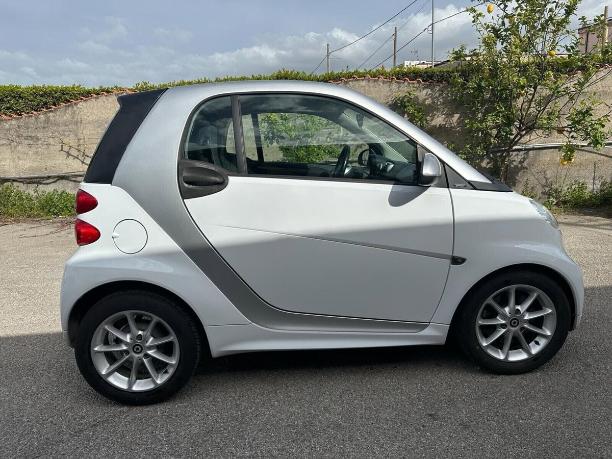smart Fortwo 1000 52 kW MHD coupé passion (7)