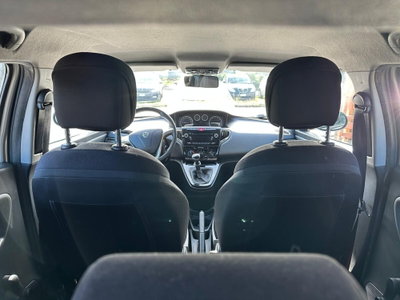 Lancia Ypsilon 1.2 69 CV 5 porte Gold (17)