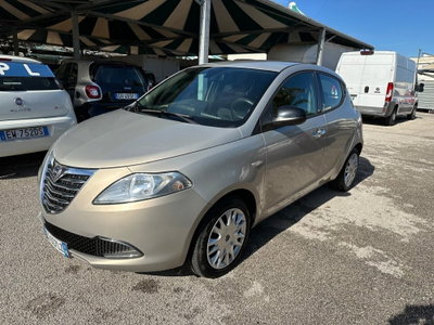 Lancia Ypsilon 1.2 69 CV 5 porte Gold (2)