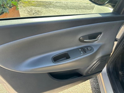 Lancia Ypsilon 1.2 69 CV 5 porte Gold (9)