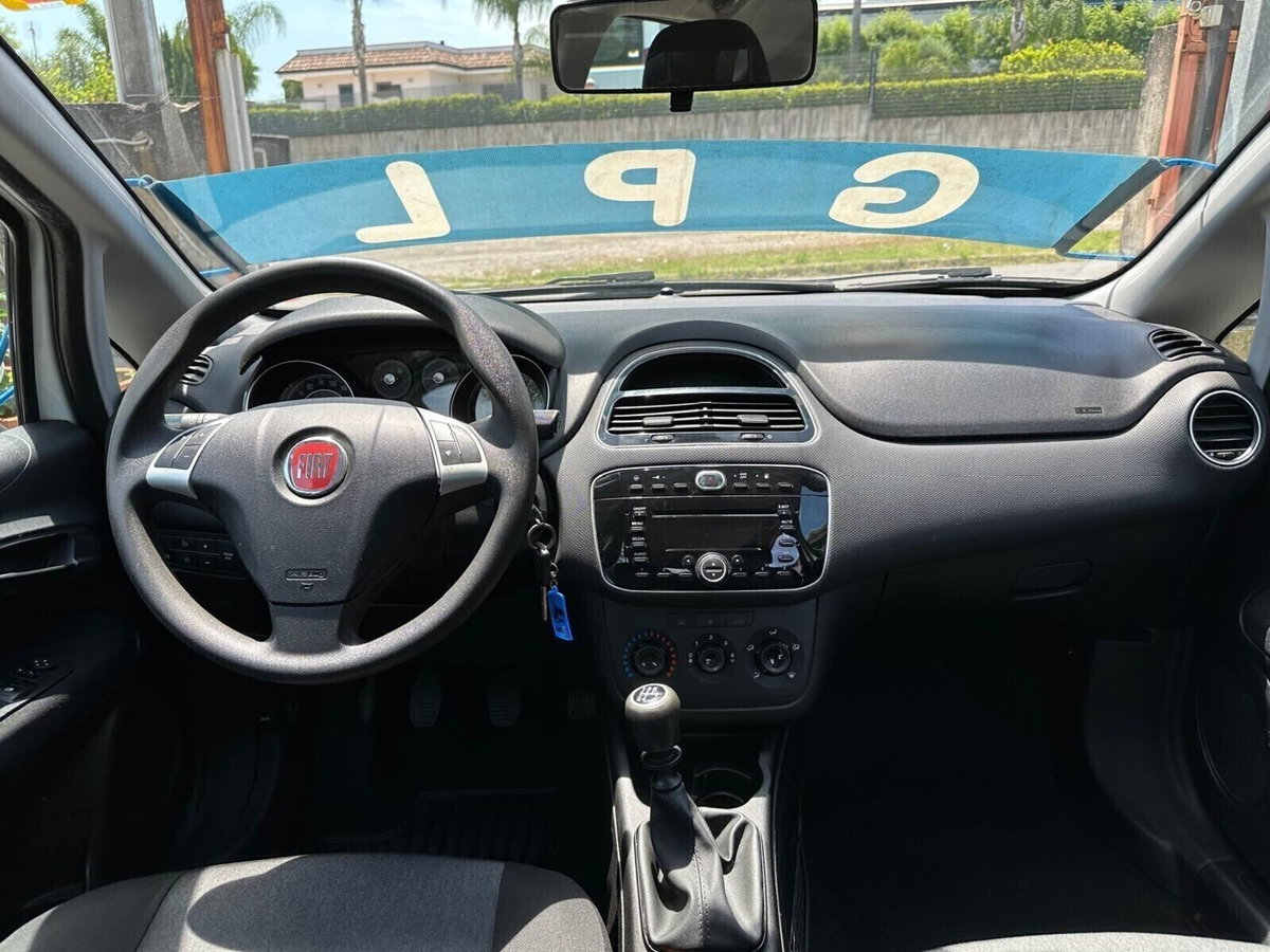Fiat Punto 1.4 8V 5 porte Easypower Street (13)